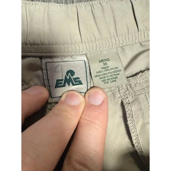 Eastern Mountain Sports EMS Convertible Cargo Pants Men's 36x29 Beige Zip Off - Picture 3 of 10